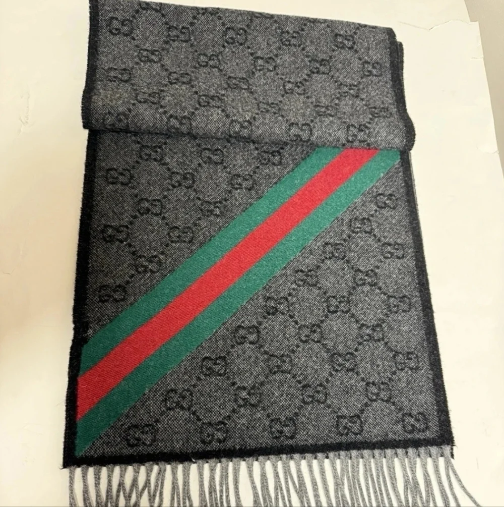 Nwt Authentic Gucci Gray Scarf with Red and Green Stripe